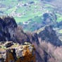 Vue sur la vallée du Lez, au cap de la Pêne sur la commune de Moulis.